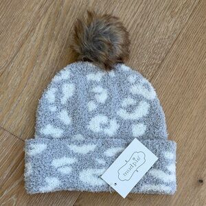 NWT Mud Pie Kids Gray & White Leopard Faux-Fur Pom Beanie